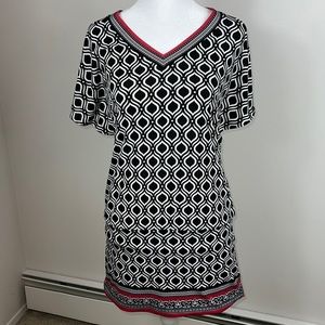 White House Black Market Black White Geometric Print Tunic top/ Dress size XS